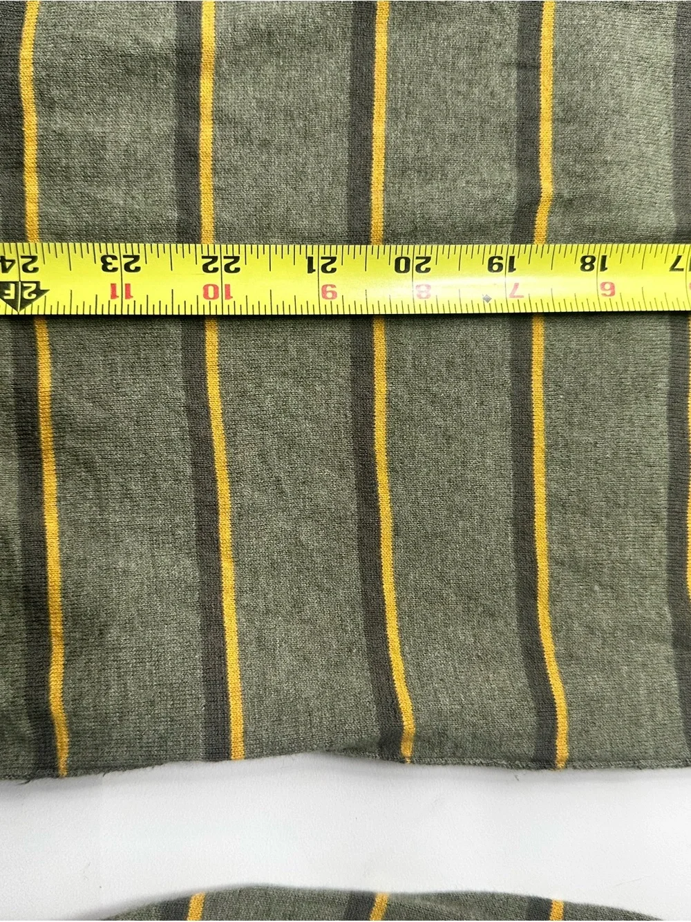 Vintage Banana Republic Men’s Olive Green Long-Sleeve Stripe Crewneck Size M